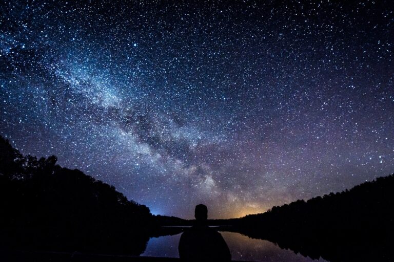 Conecta con otros amantes del esoterismo